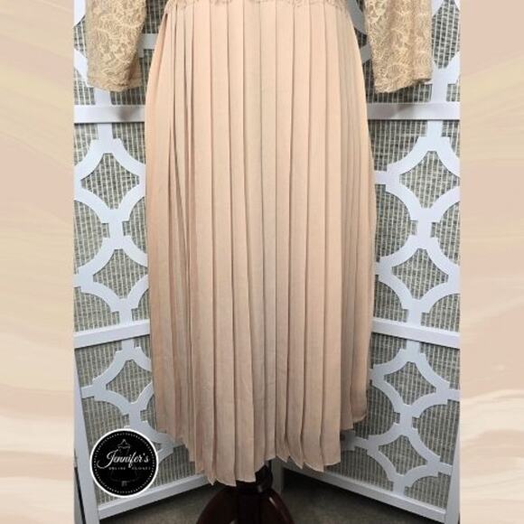 Polagram NWT Beige/Tan Lace and Pleated 3/4 Sleeve Midi Dress Size Large - Picture 7 of 11